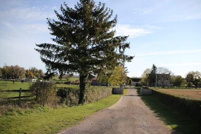 L'entrée de l'écurie L'entrée de l'écurie