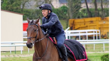 Nick Lidmoton, an Englishman who climbs near the Moulins