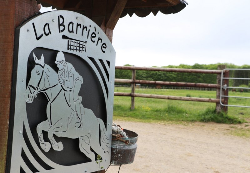 Fiche établissement ELEVAGE DE LA BARRIèRE France sire